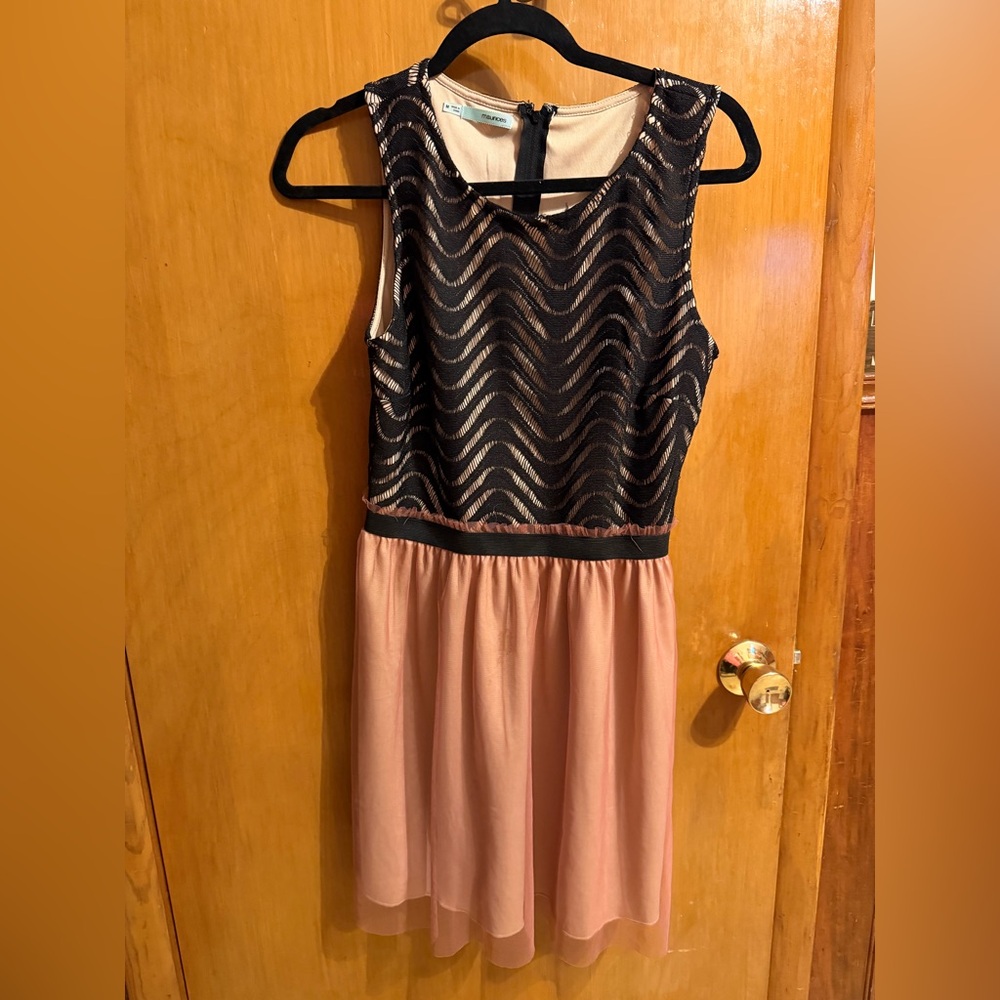 Black and blush Sleeveless short Dress